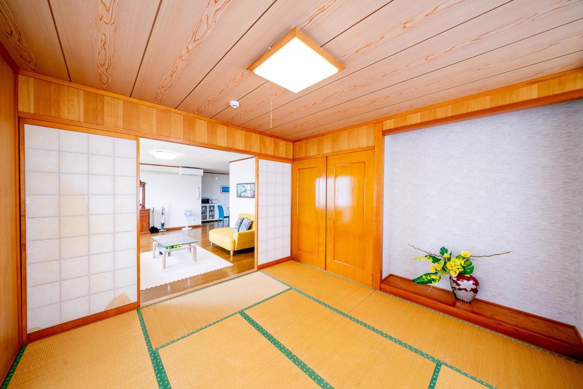 Wing Mihama B014 Apartment Chatan Exterior photo